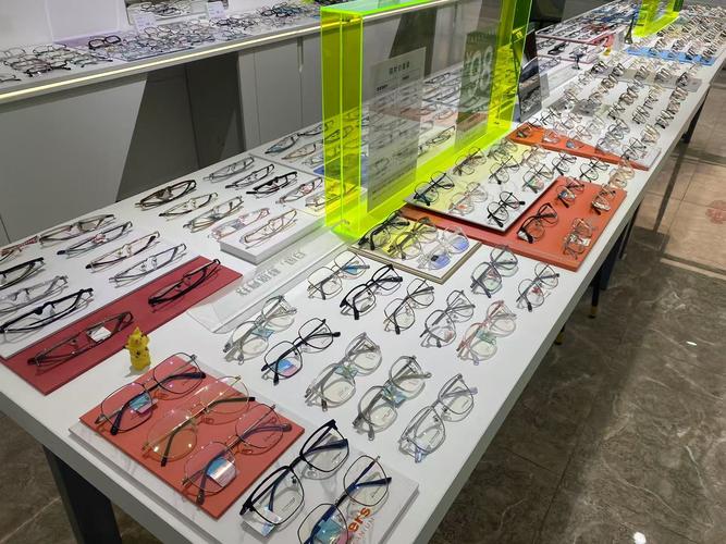 眼镜工厂店 时尚又实惠，轻松拥有高颜值眼镜